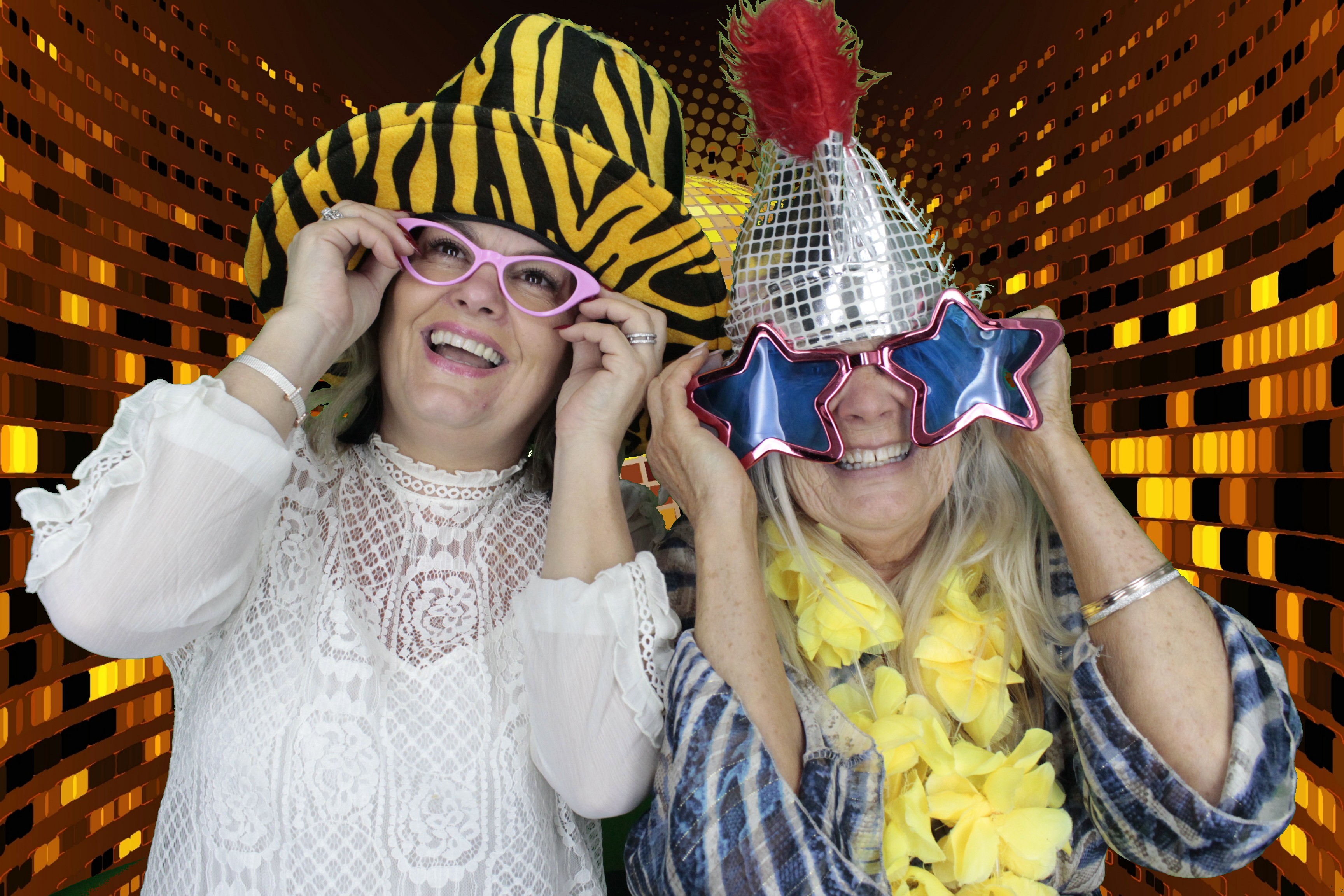 Christine's 60th Birthday | View more photos from the event at gallery.myphotoboothexperience.co.uk/u/MyPhotoBoothExperienceLtd/Christines-60th-Birthday